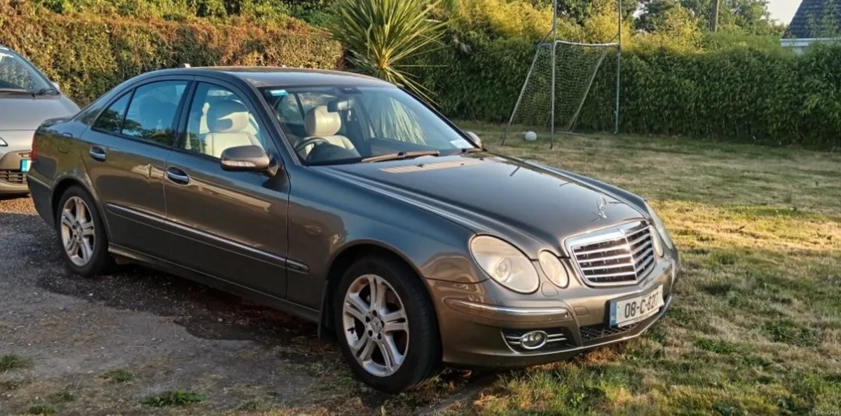 Mercedes-Benz E-Class 2008 - Image 1