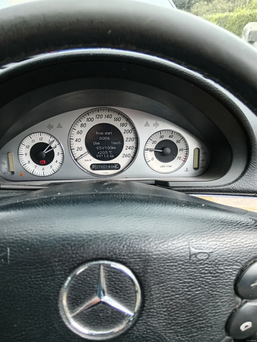 Mercedes-Benz E-Class 2008 - Image 3
