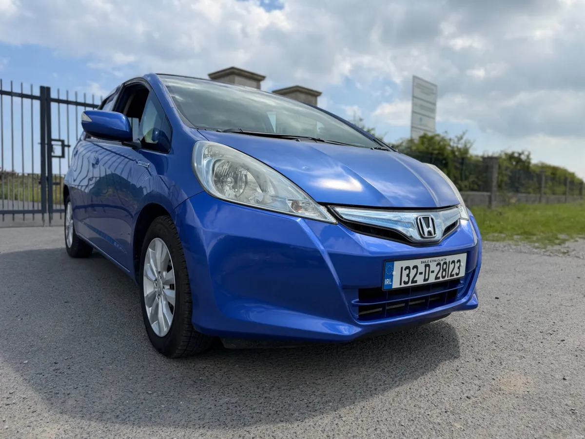 132 Honda Fit / Jazz Hybrid 1.3 Fresh Import & NCT - Image 1
