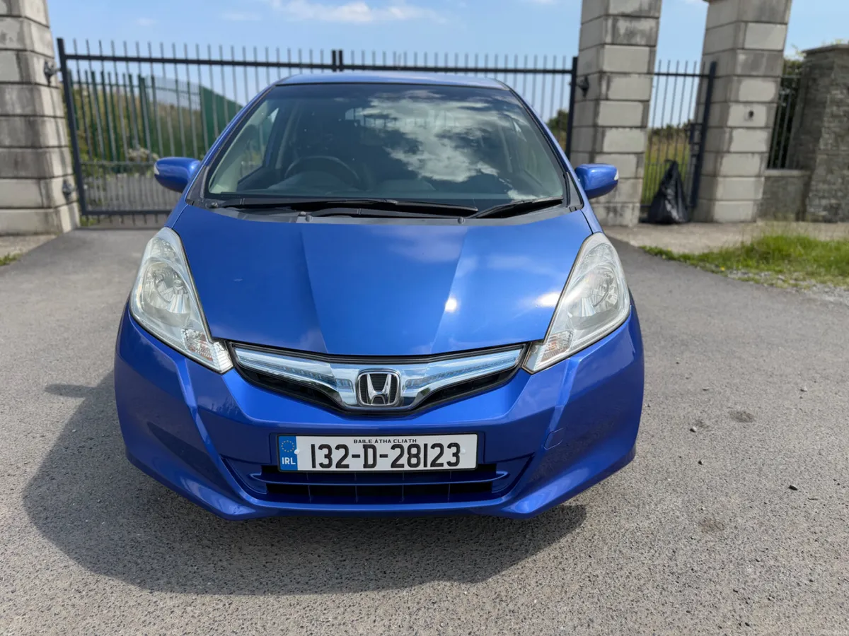 132 Honda Fit / Jazz Hybrid 1.3 Fresh Import & NCT - Image 2