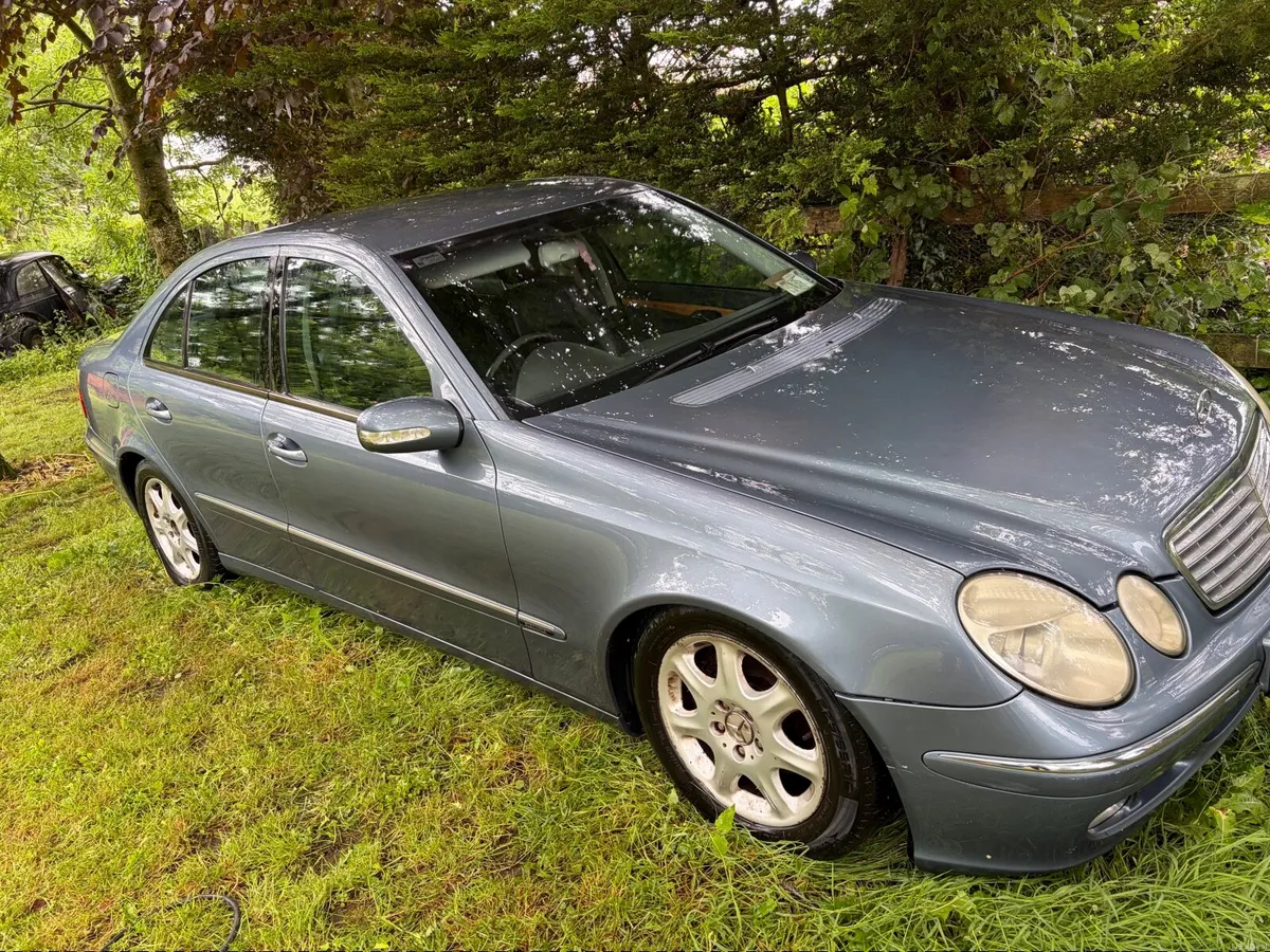 Mercedes-Benz E-Class 2003 - Image 3