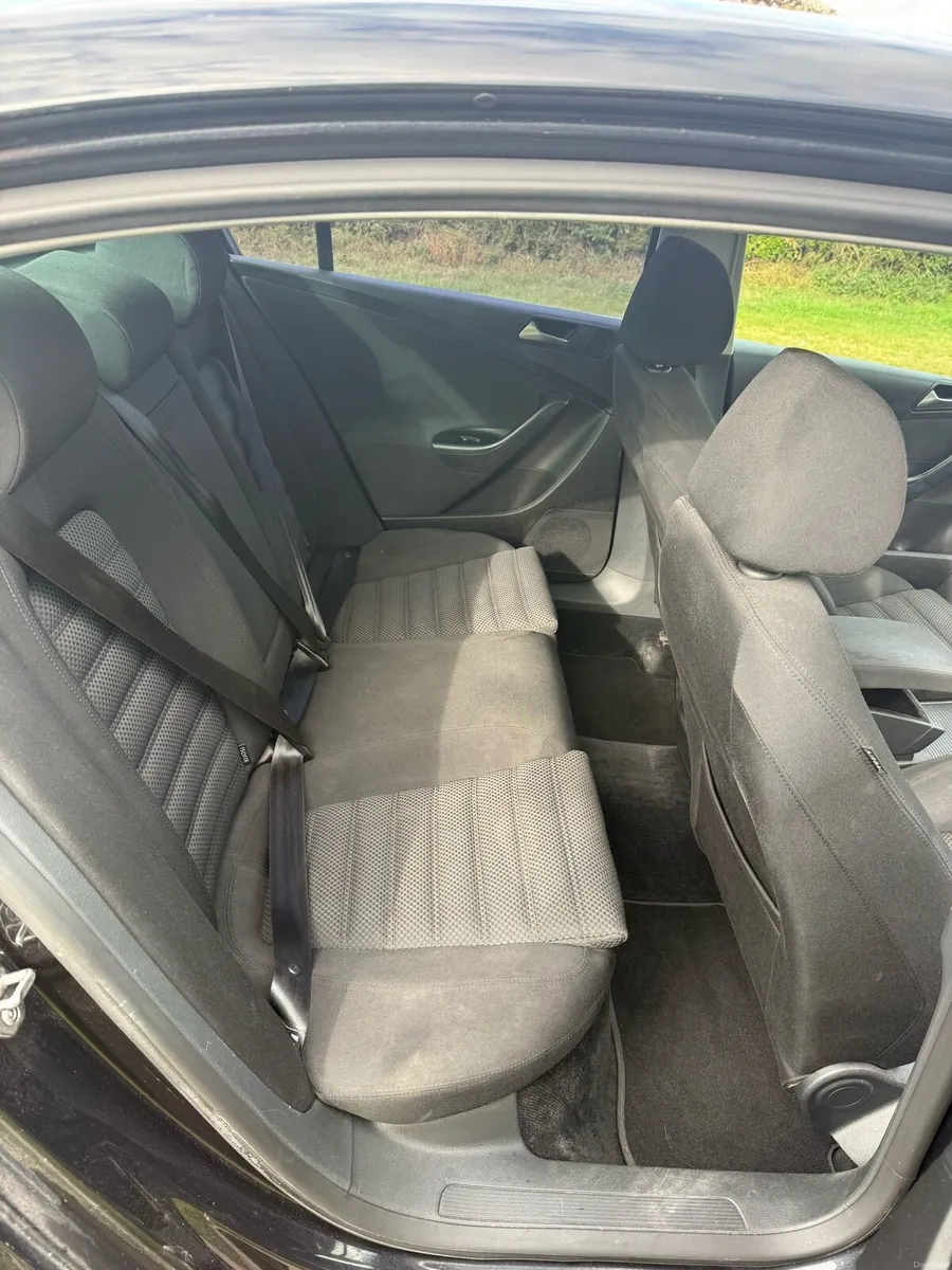 Volkswagen Passat sport 2.0L tdi - Image 4