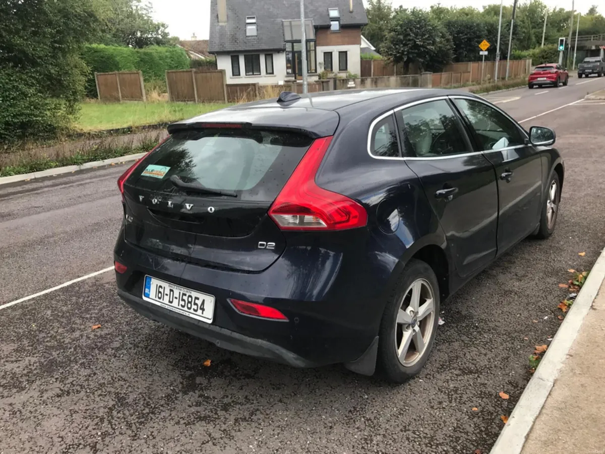 Volvo V40 D2 SE GT 5DR AUTO - Image 5