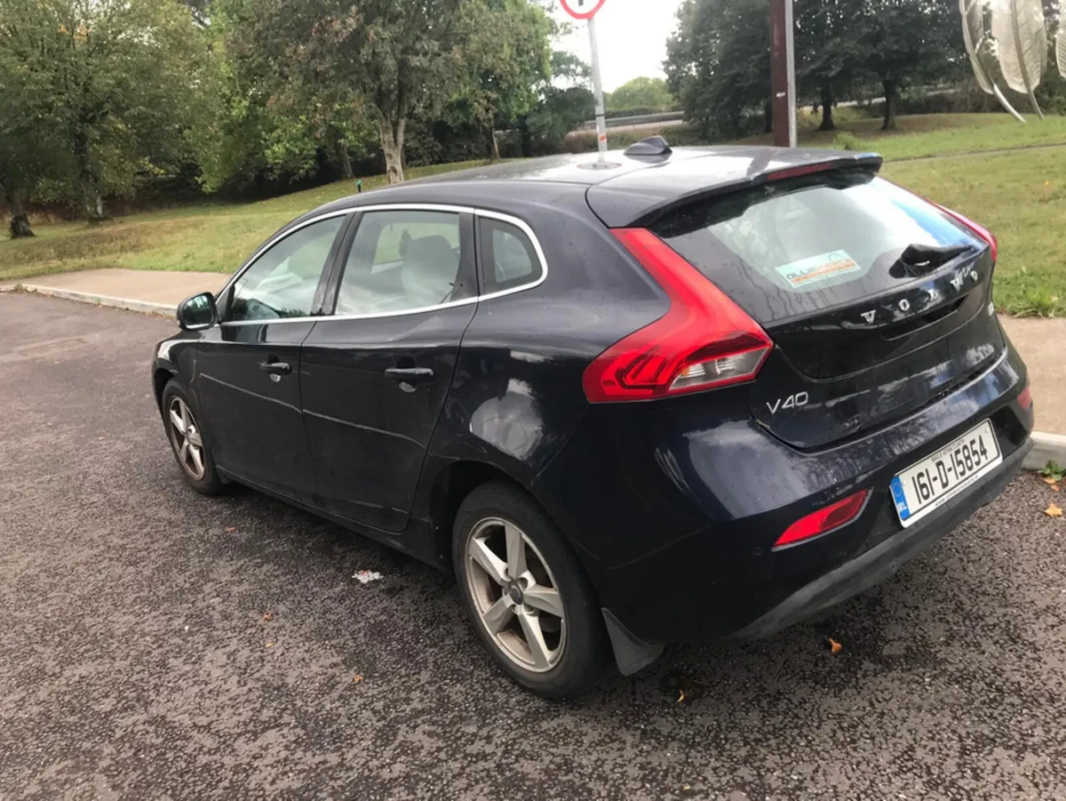 Volvo V40 D2 SE GT 5DR AUTO - Image 6