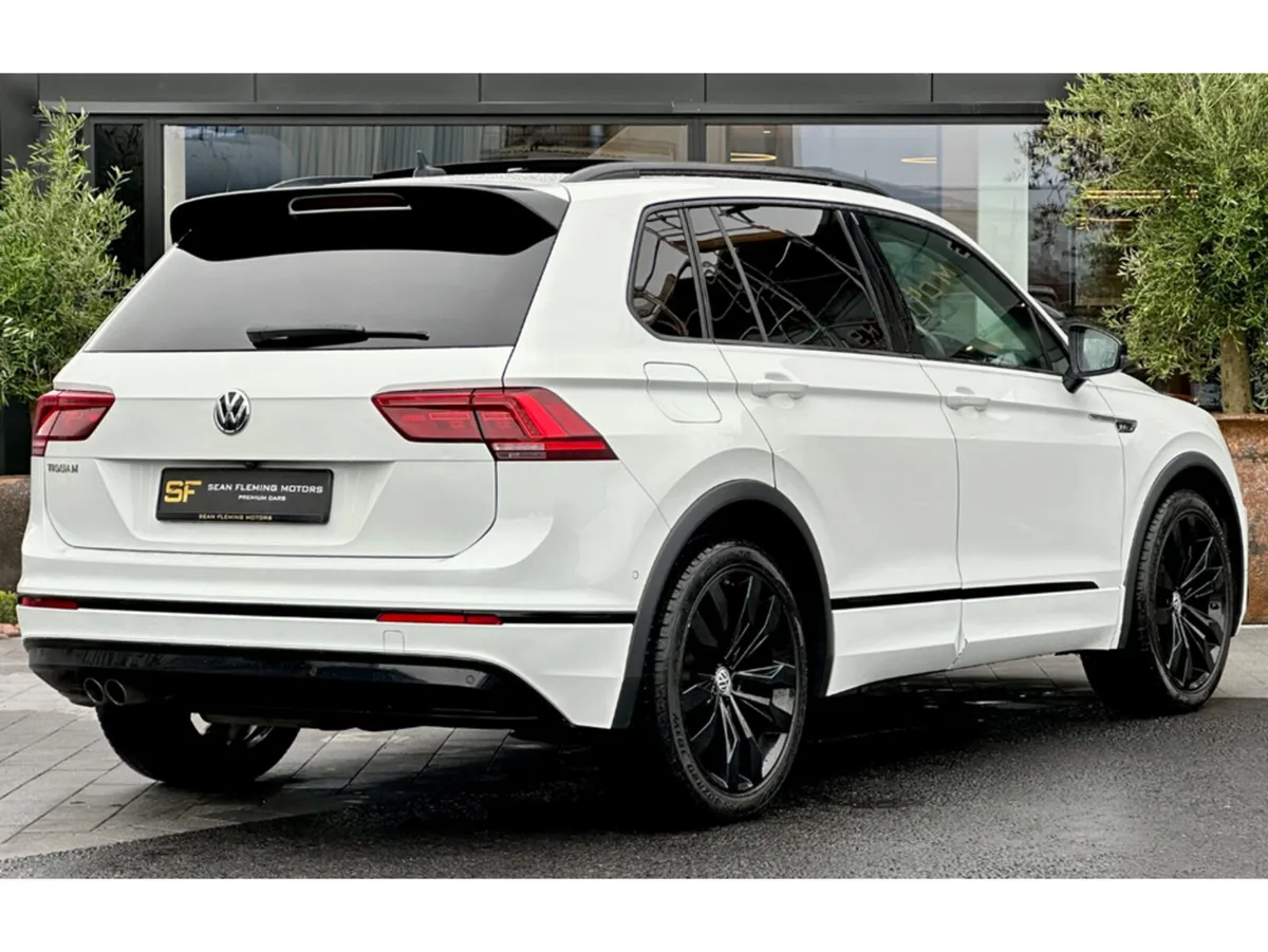 Volkswagen Tiguan R-LINE 2.0 TDI MANUAL 6SPEED FWD - Image 2