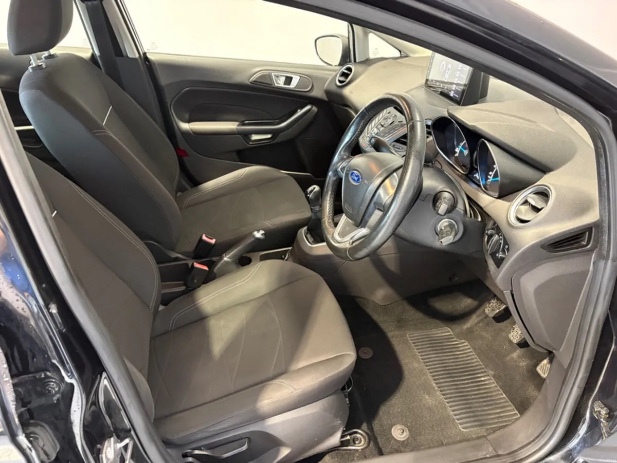 Ford Fiesta MCA ZETEC 1.5 75PS M5 4DR 5DR - Image 6