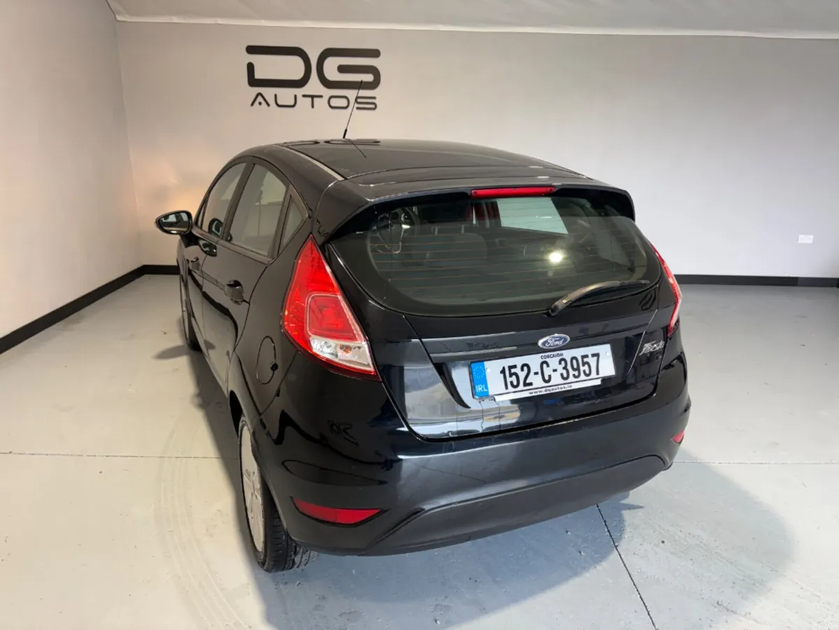 Ford Fiesta MCA ZETEC 1.5 75PS M5 4DR 5DR - Image 5