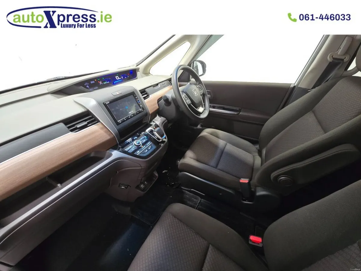 Honda Freed HYBRID G Automatic, 6 Seat Reversing c - Image 4