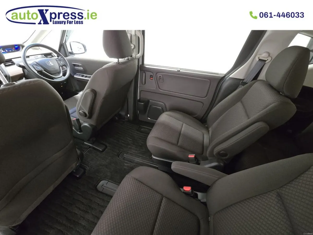 Honda Freed HYBRID G Automatic, 6 Seat Reversing c - Image 6