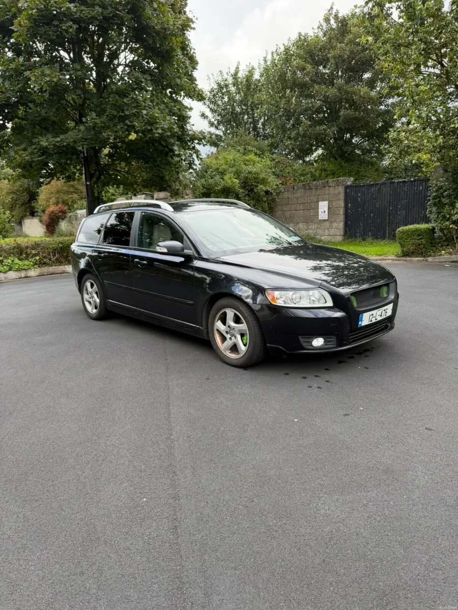 Volvo v50 NCT 03-27 - Image 2