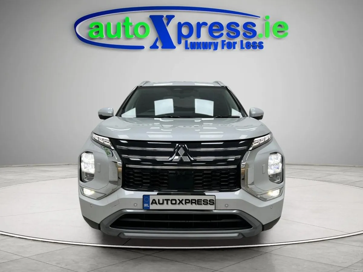 Mitsubishi Outlander 4WD PHEV G, Low mileage, Reve - Image 3