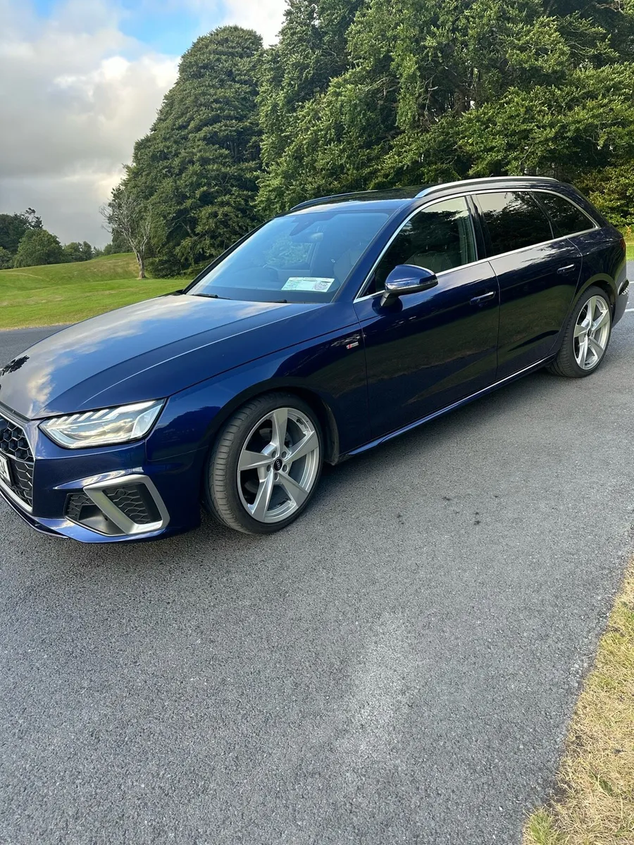 2022AudiA4 Avant S-line 2.0 Tdi Automatic - Image 3