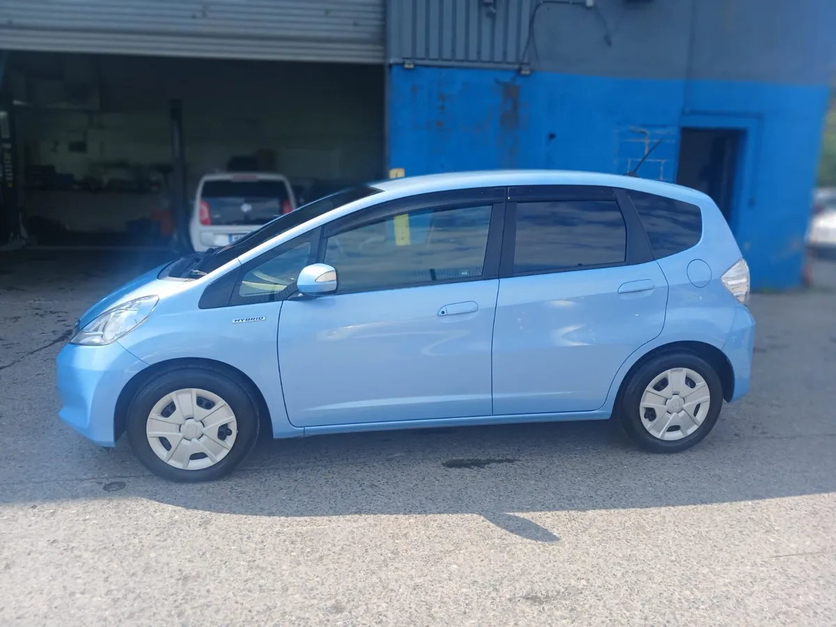 2012 Honda Fit Hybrid Automatic - Image 6