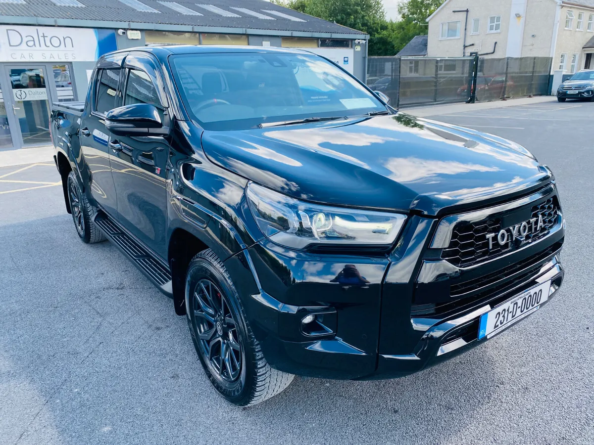 TOYOTA HILUX GR 2.4 DIESEL AUTOMATIC 2023 (231) - Image 3