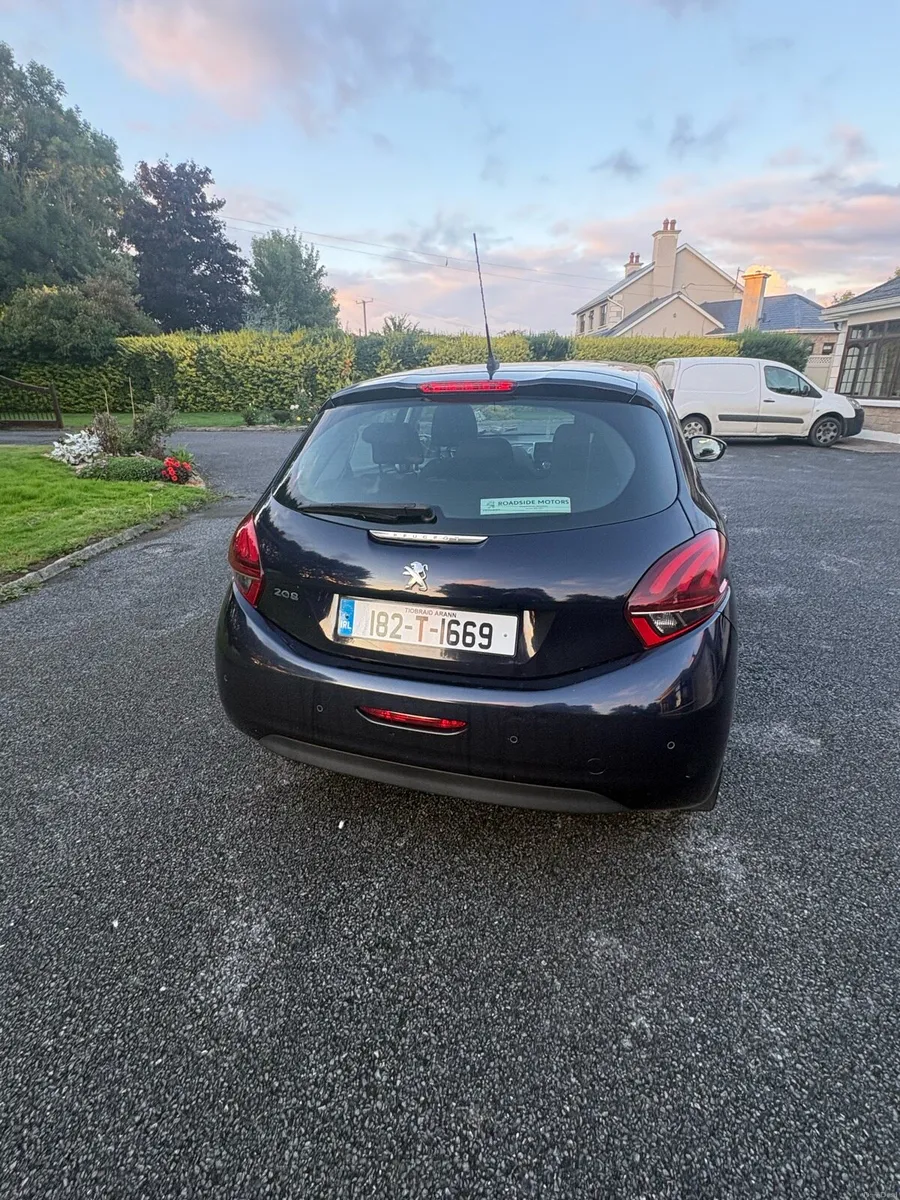 Peugeot 208 - Image 4