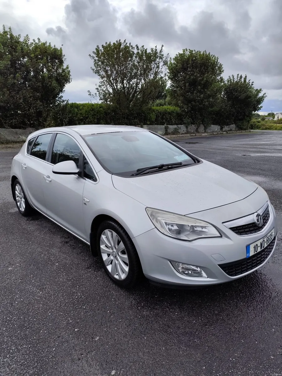 Vauxhall Astra 2010 - Image 2