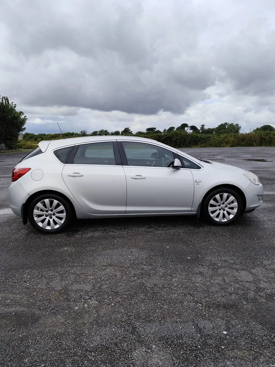 Vauxhall Astra 2010 - Image 1
