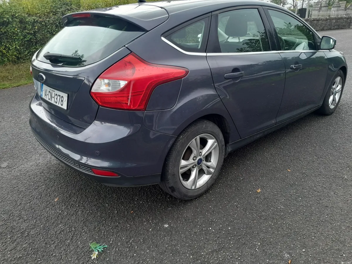 2014 Ford Focus zetec nct 02/27 tax 11/26 - Image 4