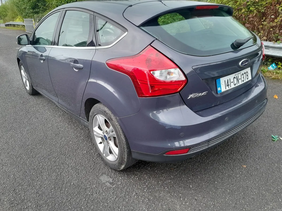 2014 Ford Focus zetec nct 02/27 tax 11/26 - Image 6