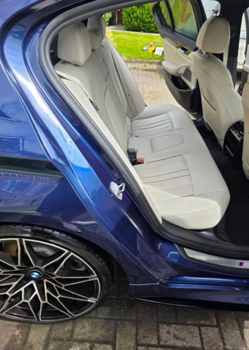 BMW 5-Series 2018 - Image 2