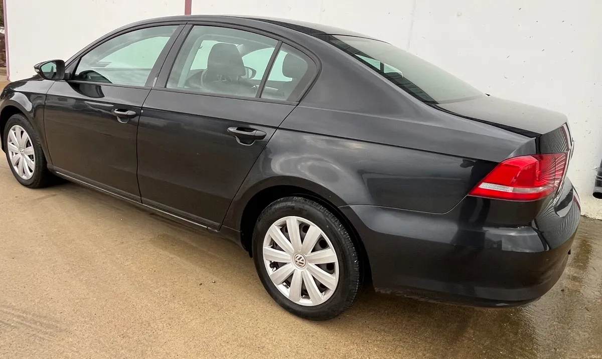 Volkswagen Passat 2013 - Image 5