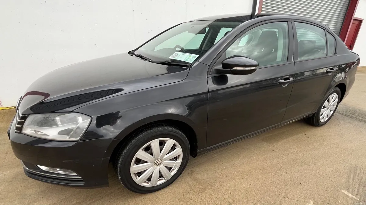 Volkswagen Passat 2013 - Image 2