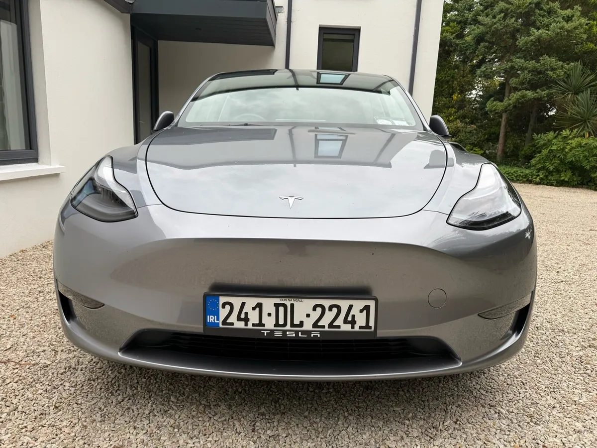 Tesla Y long range AWD - Image 2