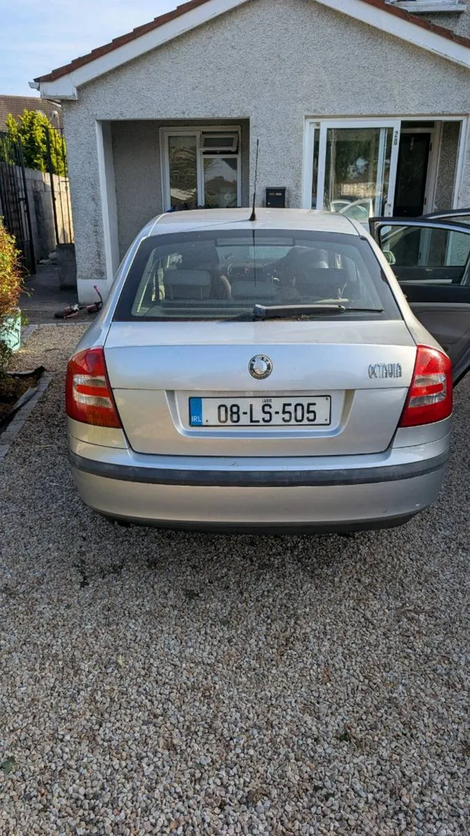 Car - Image 4