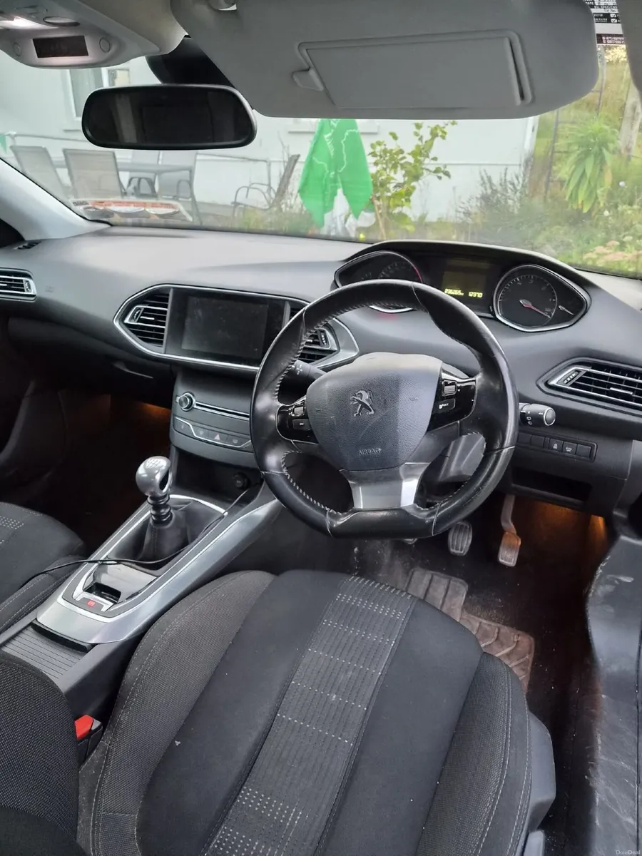 Peugeot 308 2015 - Image 5