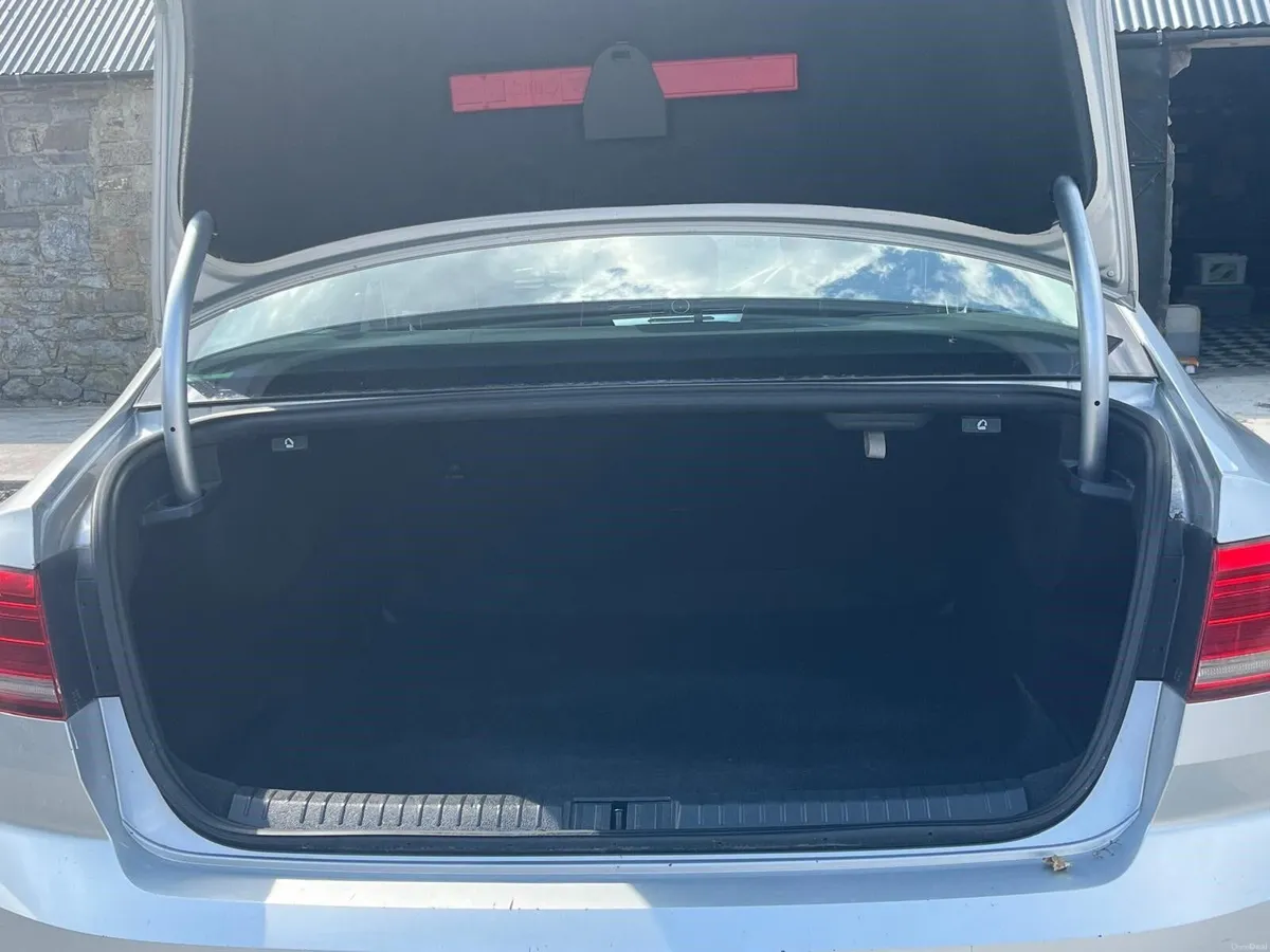 Volkswagen Passat 2015 - Image 6