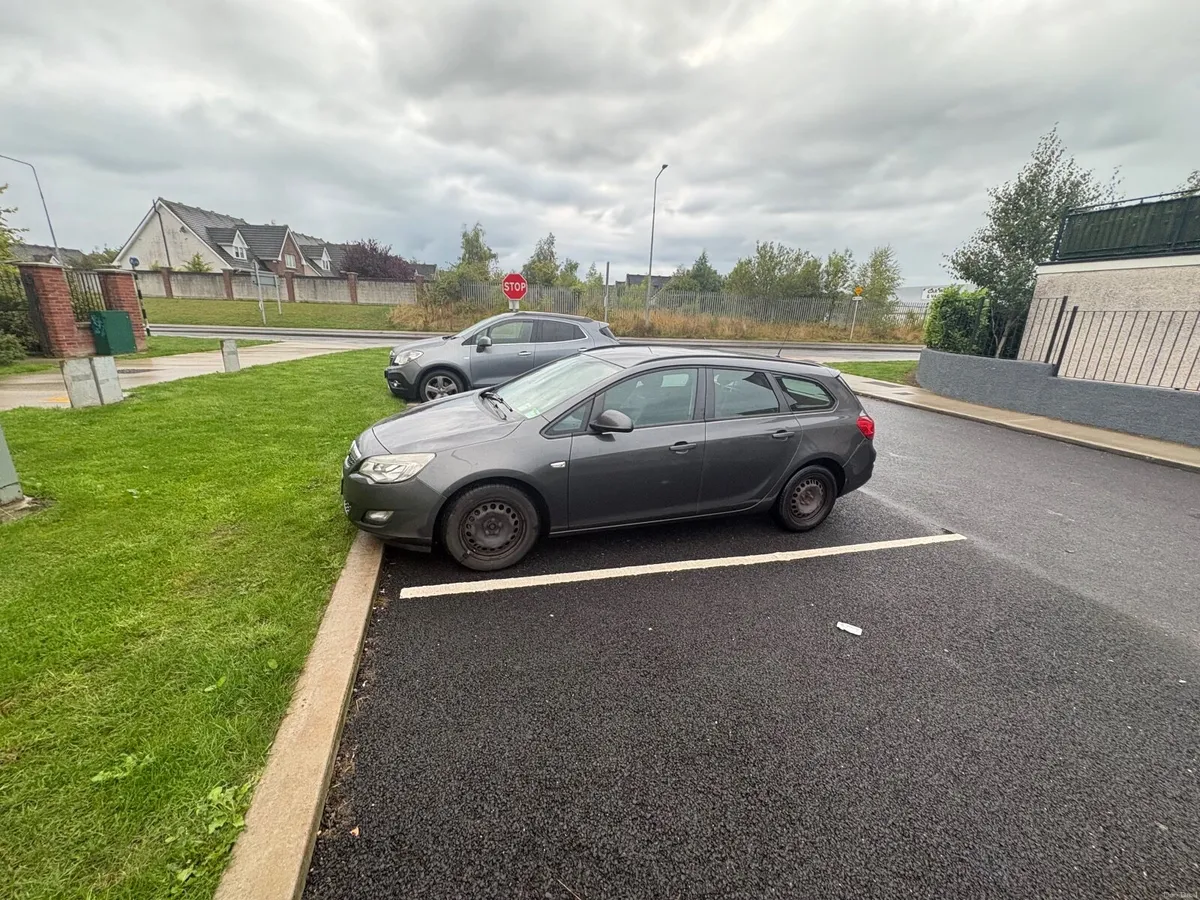 Opel Astra 2011 - Image 6