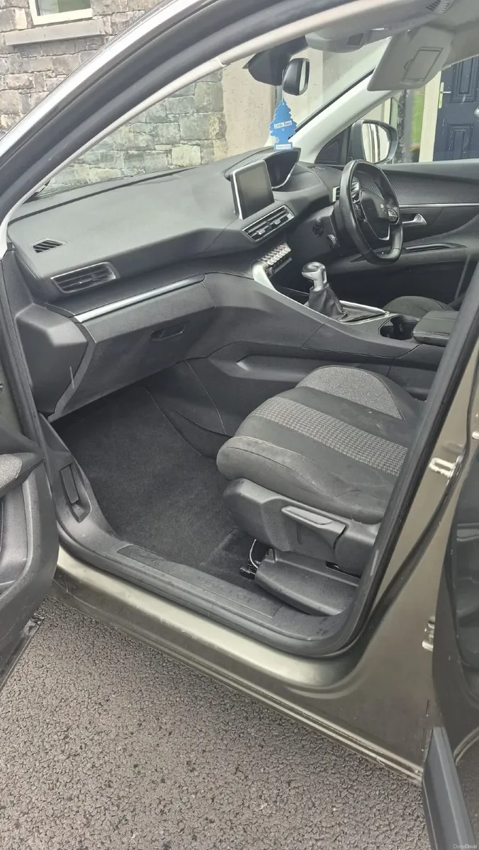 Peugeot 5008 2017 - Image 6