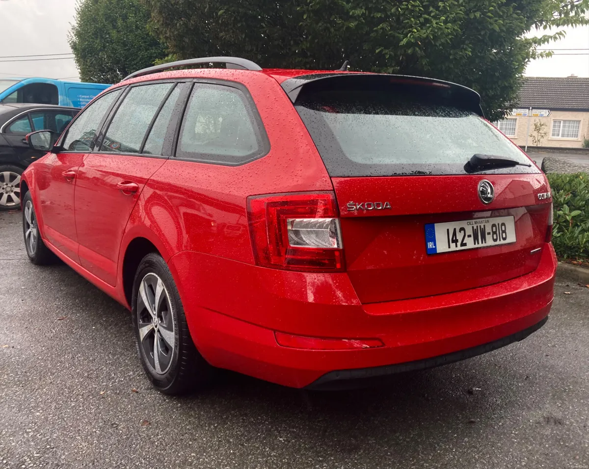 Skoda Octavia 1.6 Tdi Estate Deluxe Tourer Edition - Image 6