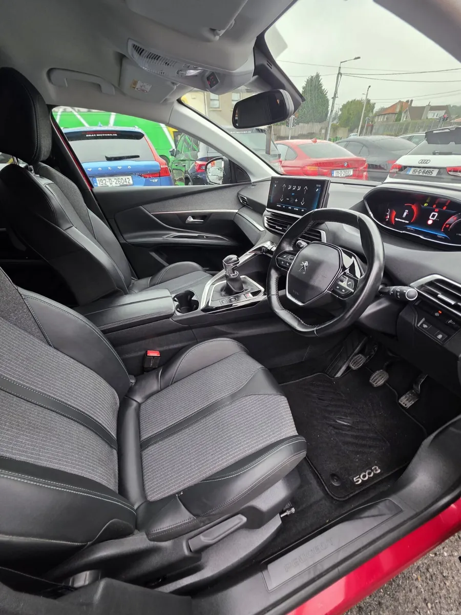 2022 PEUGEOT 5008 1.5d ALLURE 7 SEATER - Image 2