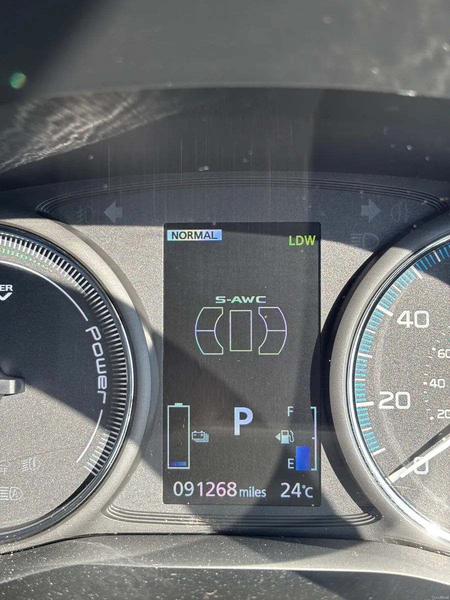 Mitsubishi Outlander 2018 - Plug-in Hybrid - 2.0L - Image 3