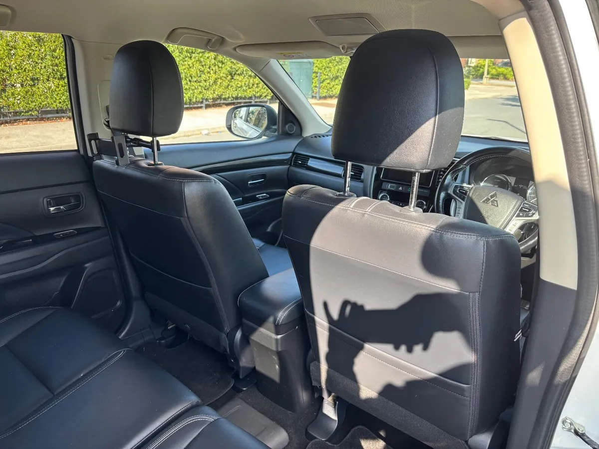 Mitsubishi Outlander 2018 - Plug-in Hybrid - 2.0L - Image 5
