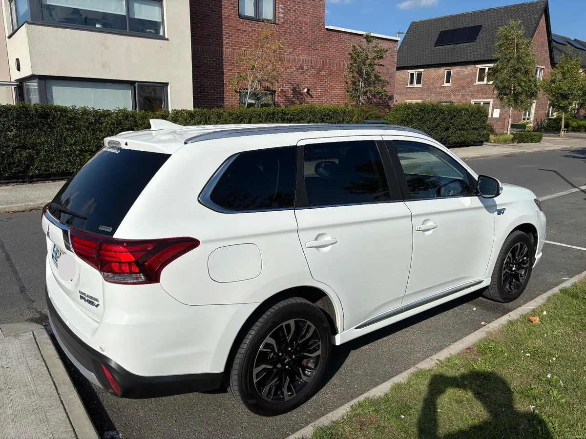 Mitsubishi Outlander 2018 - Plug-in Hybrid - 2.0L - Image 1