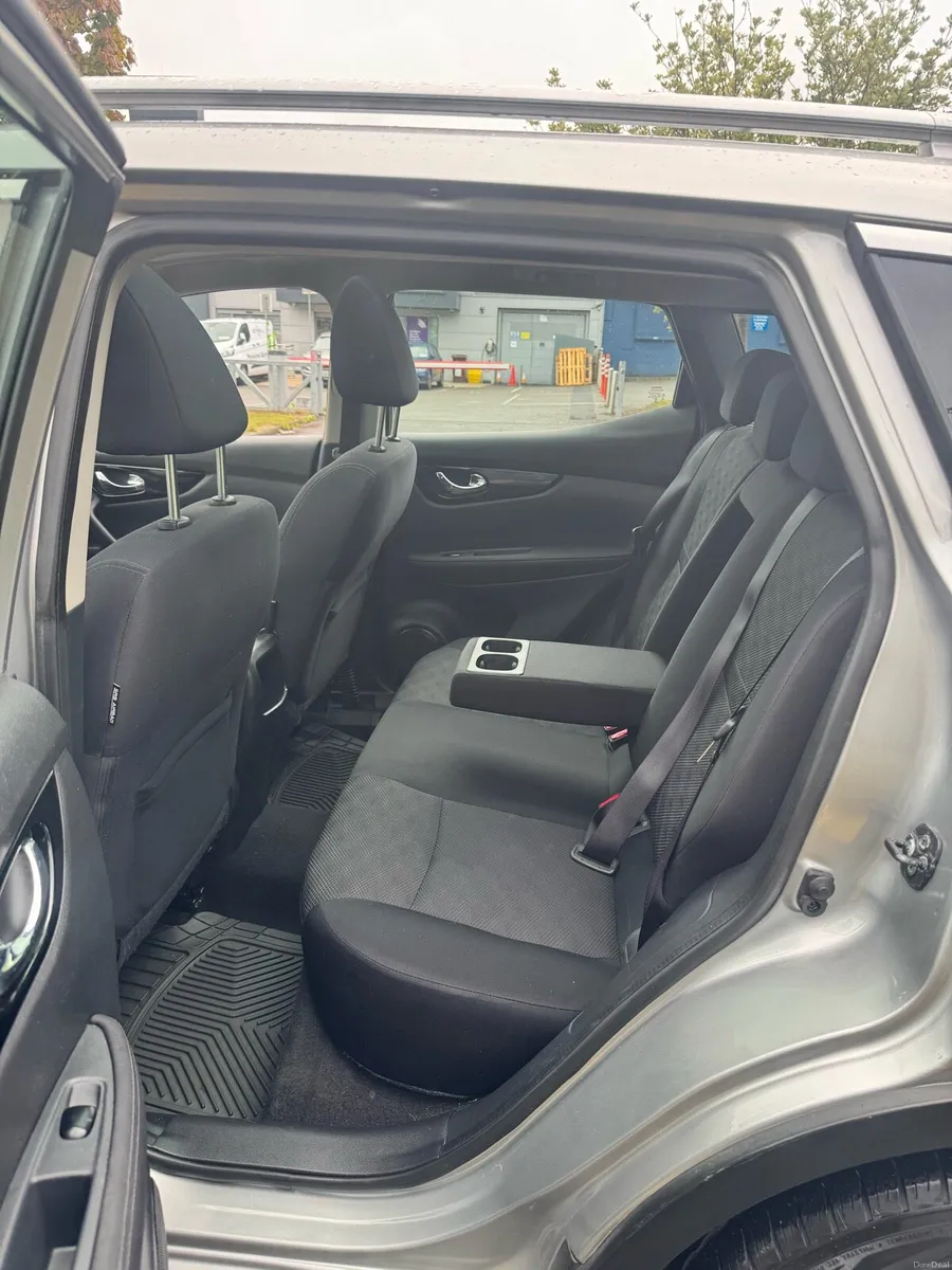 Nissan qashqai(Automatic) - Image 6