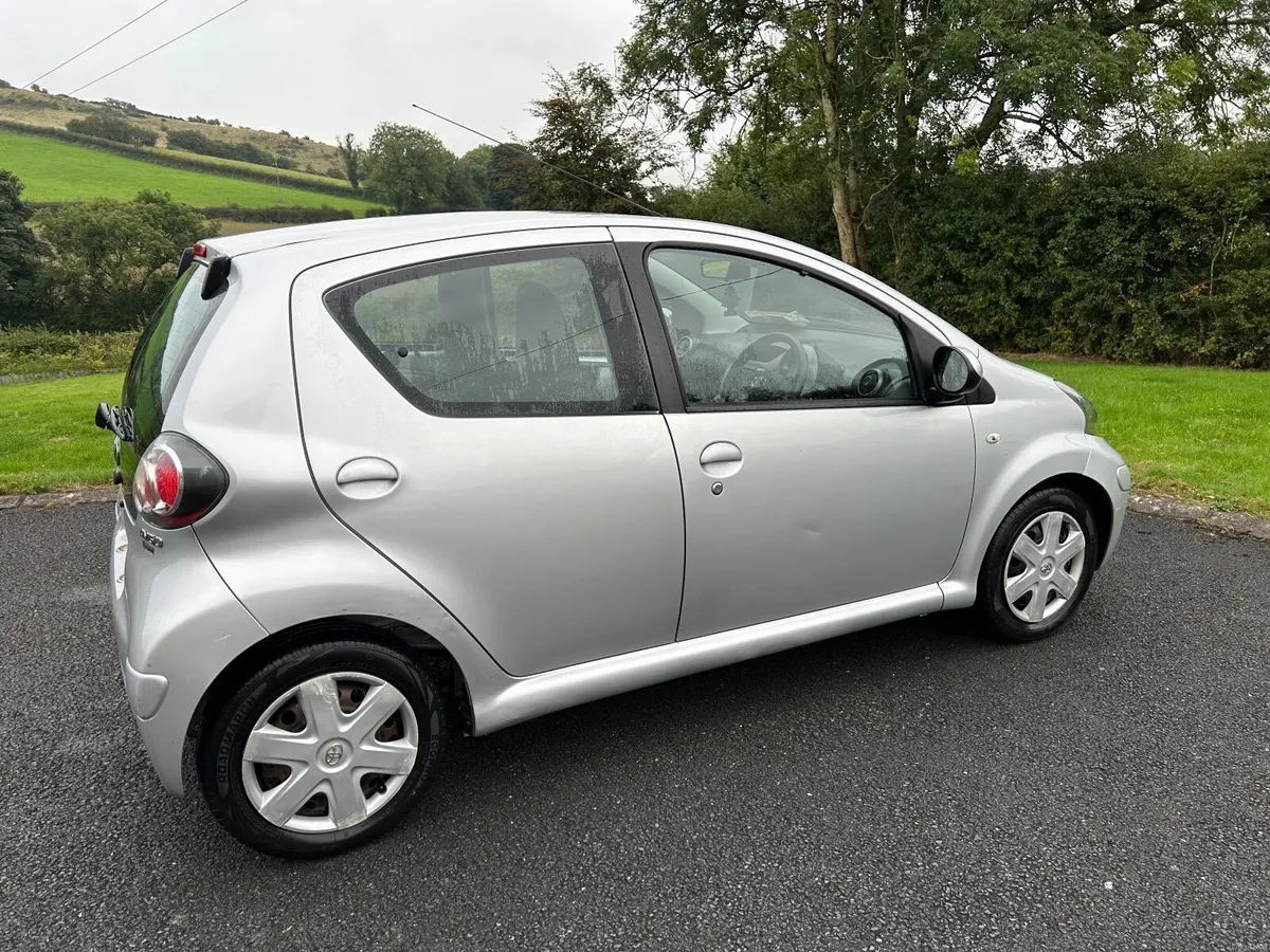Toyota Aygo 2011 - Image 2