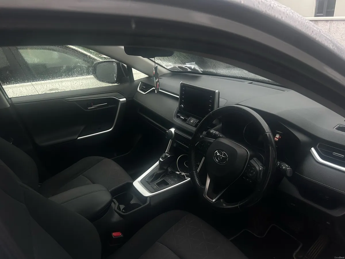 Toyota Rav 4 Hybrid Luna 2WD - Image 3
