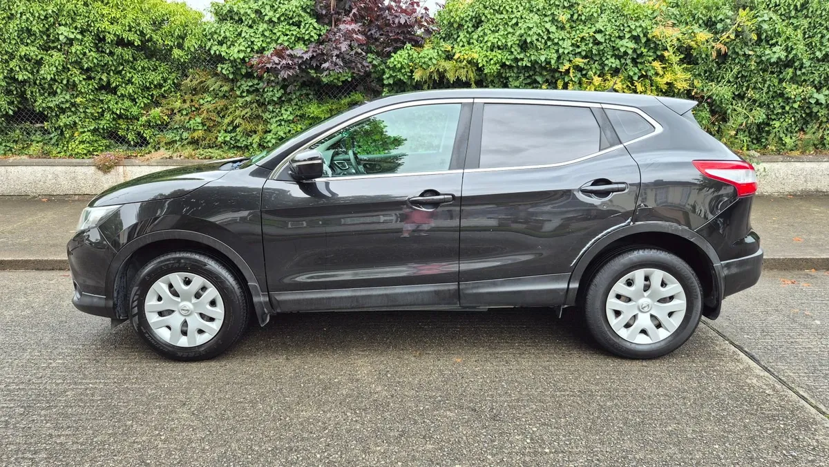 2015 Nissan Qashqai 1.6 dCi Automatic – 120k km - Image 3
