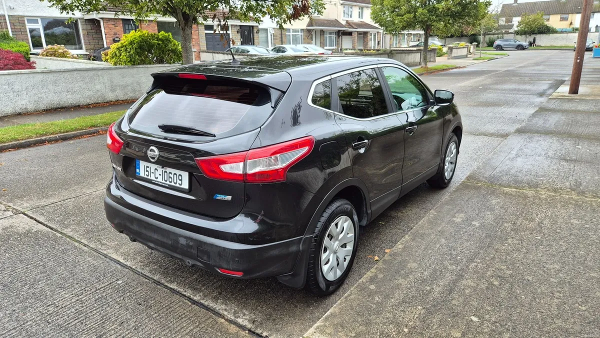 2015 Nissan Qashqai 1.6 dCi Automatic – 120k km - Image 5
