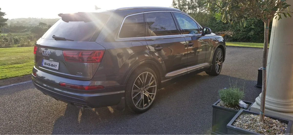 Audi Q7 - Image 4