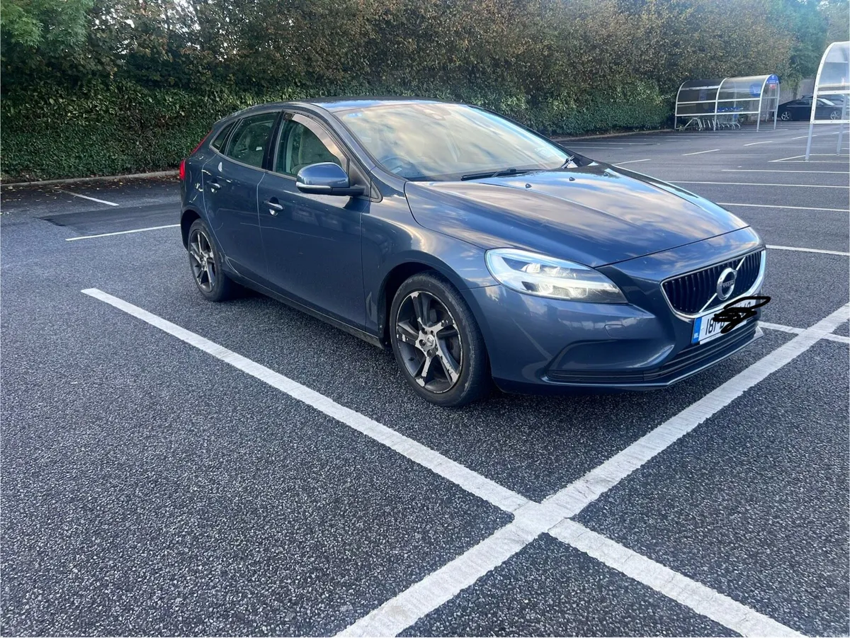 Volvo V40 - Image 3