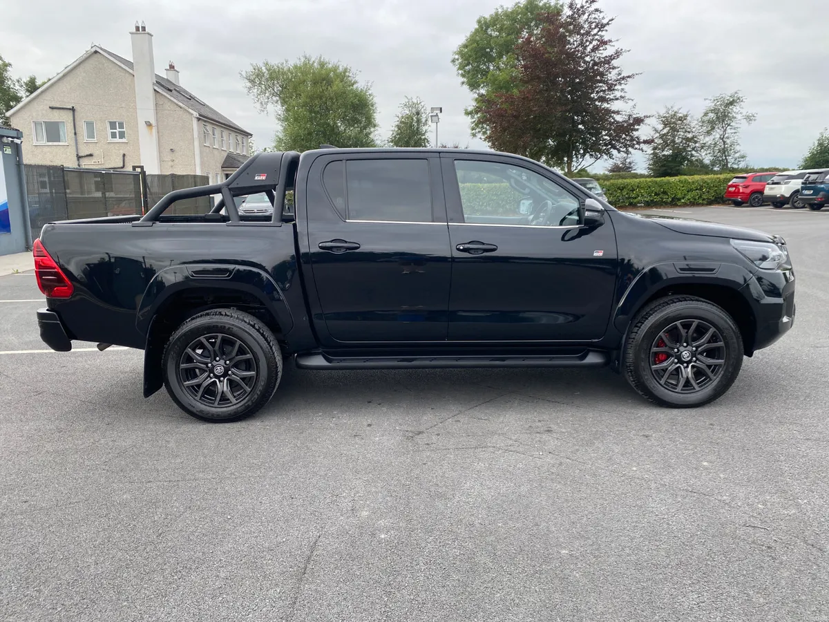 TOYOTA HILUX GR 2.4 DIESEL AUTOMATIC 2023 (232) - Image 4