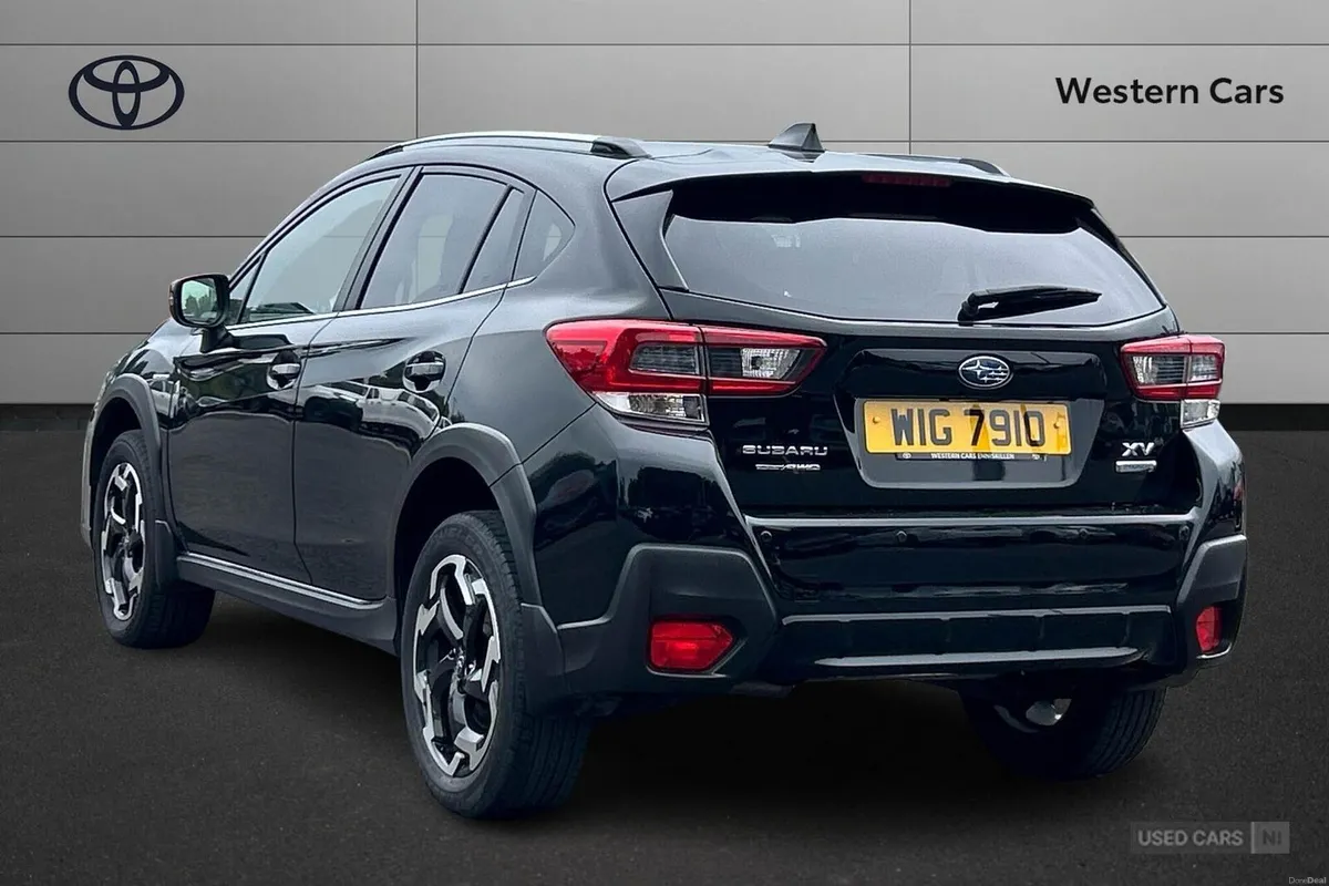 Subaru XV 2.0 i e-Boxer SE Premium Lineartronic 4W - Image 3