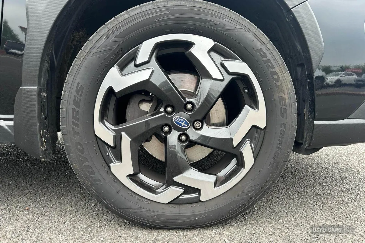 Subaru XV 2.0 i e-Boxer SE Premium Lineartronic 4W - Image 5