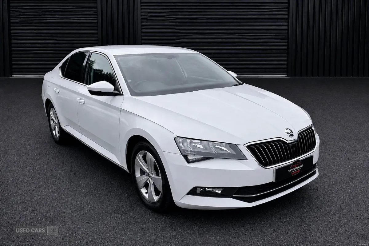 Skoda Superb DIESEL HATCHBACK - Image 1