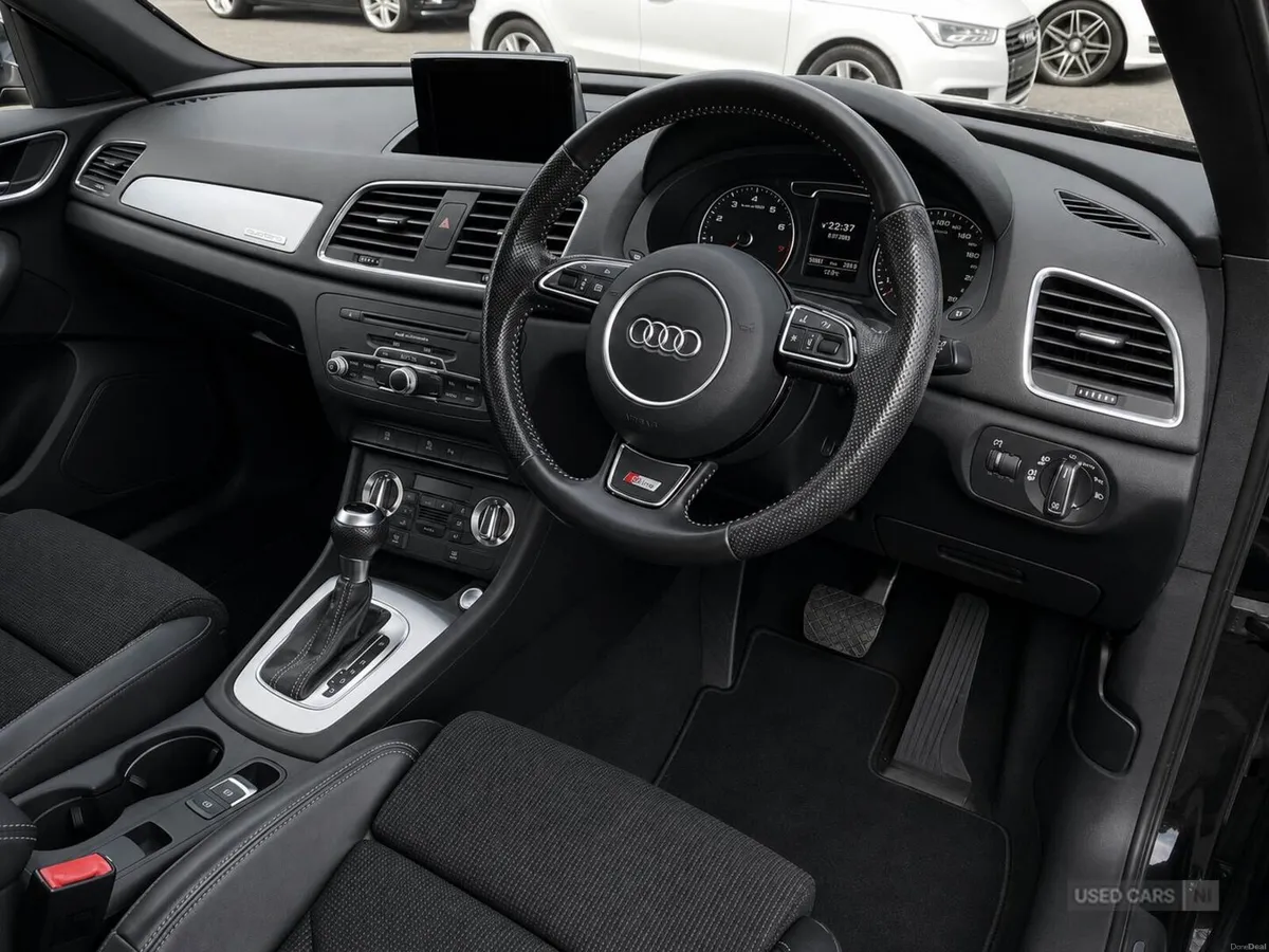 Audi Q3 2.0 TFSI S line S Tronic quattro Euro 6 (s - Image 5