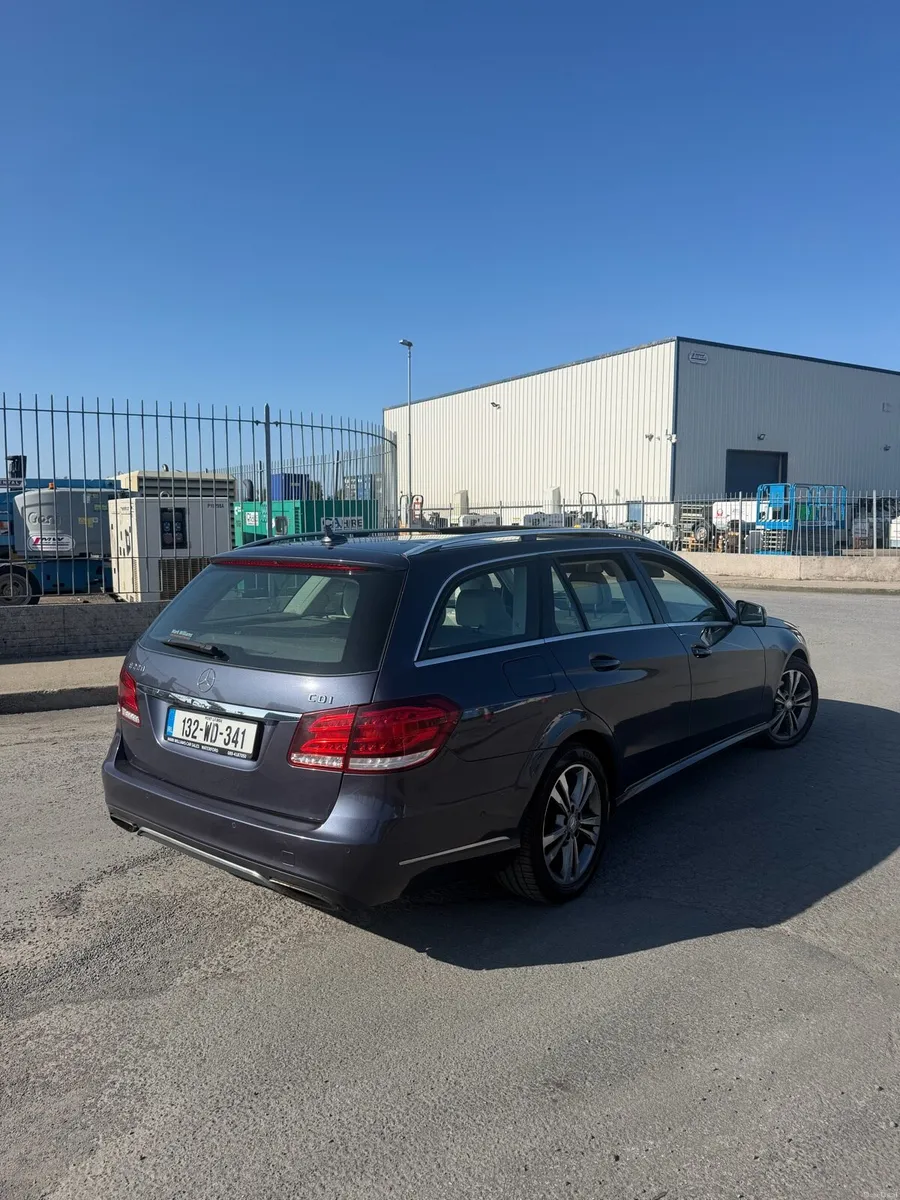 Mercedes E220 Estate - Image 4